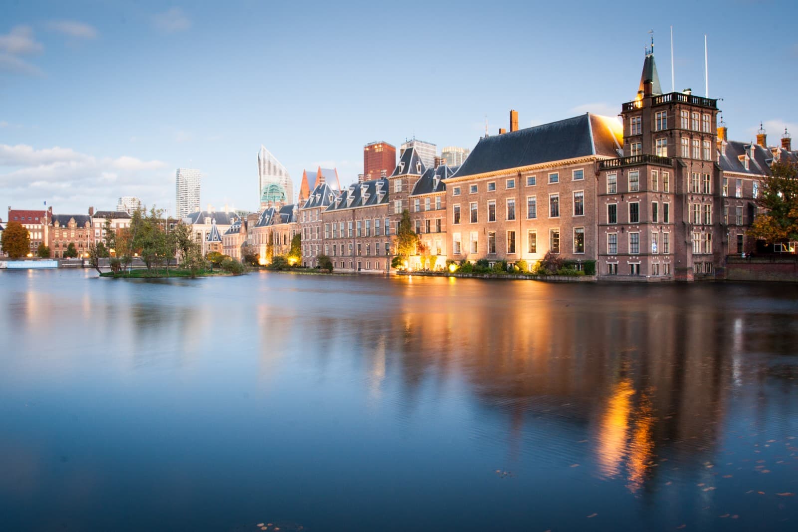 Valida tu título en más de 60 países