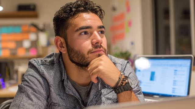 Estudiar Contabilidad en línea: ¿Universidad Uk, UTEL o UIN?